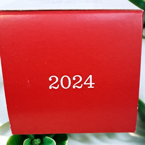 2024 Hallmark White Mute Swan Keepsake Ornament - Picture 6 of 8